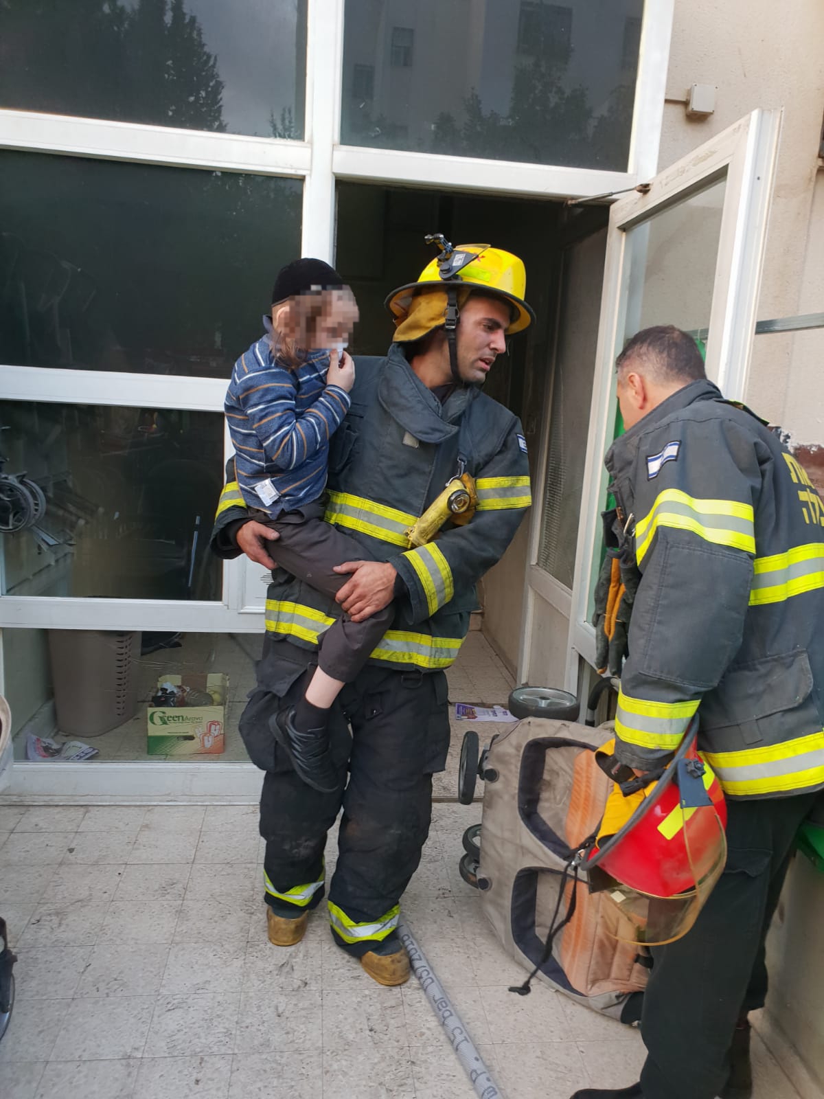 שיחקו באש: 2 הילדים עדיין במצב קשה; התפללו