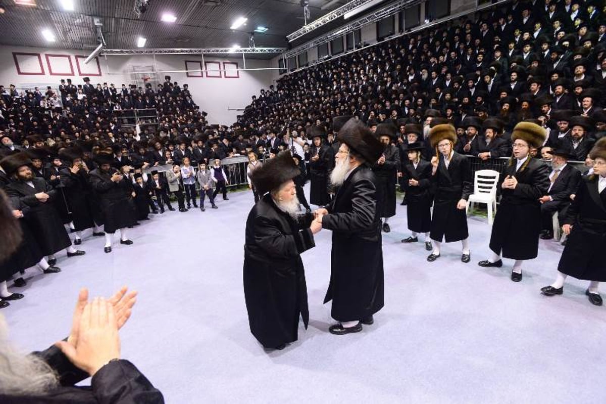 החסידים צהלו: חתונת בן הזקונים בנדבורנה