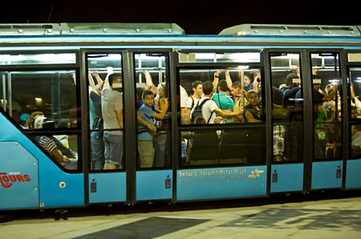 אוטובוס בנתב"ג