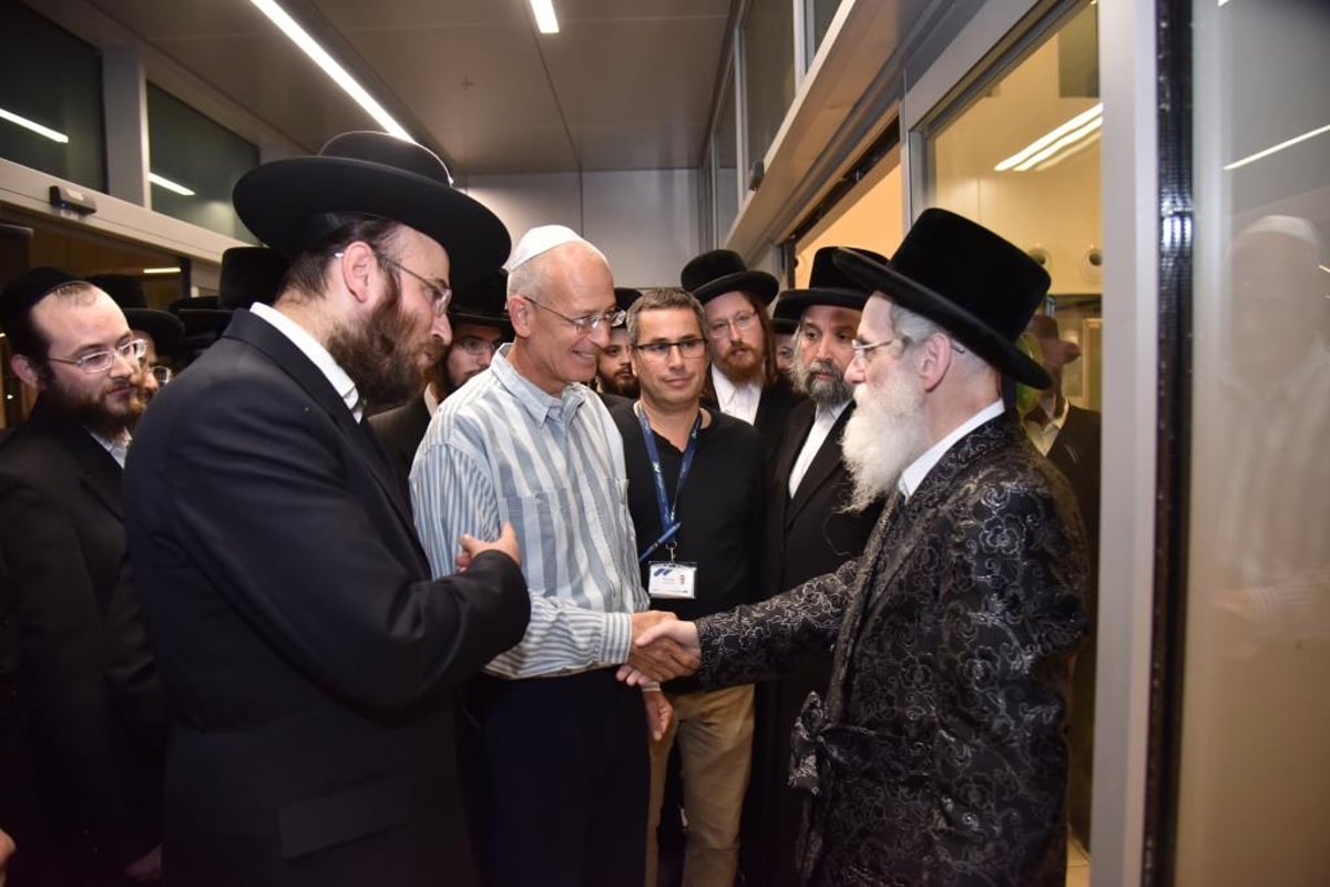 האדמו"ר מויז'ניץ ביקר באשדוד. צפו בתיעוד