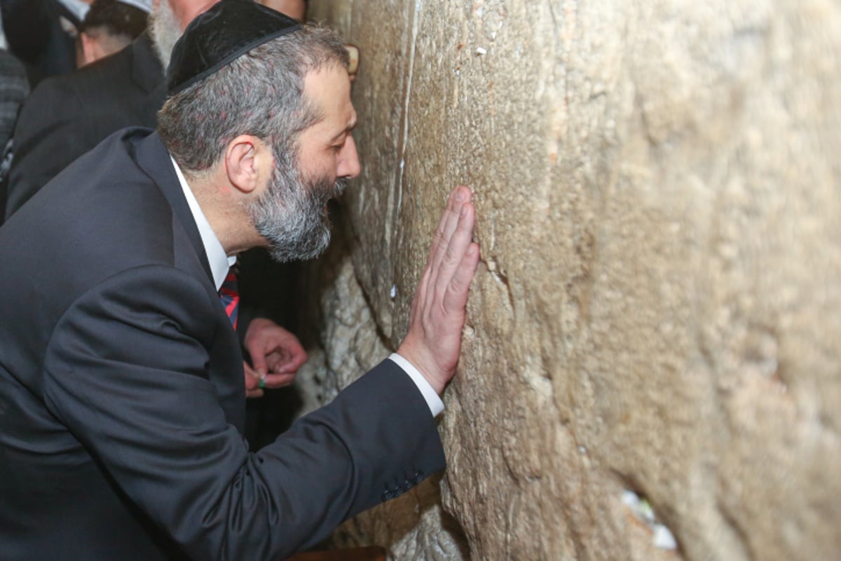 אריה דרעי עונה לנשים: "הכאב שלכן כנה"