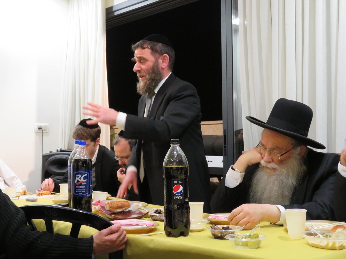 הקיבוץ ב'בית מאיר' חגג בבית המשגיח. צפו