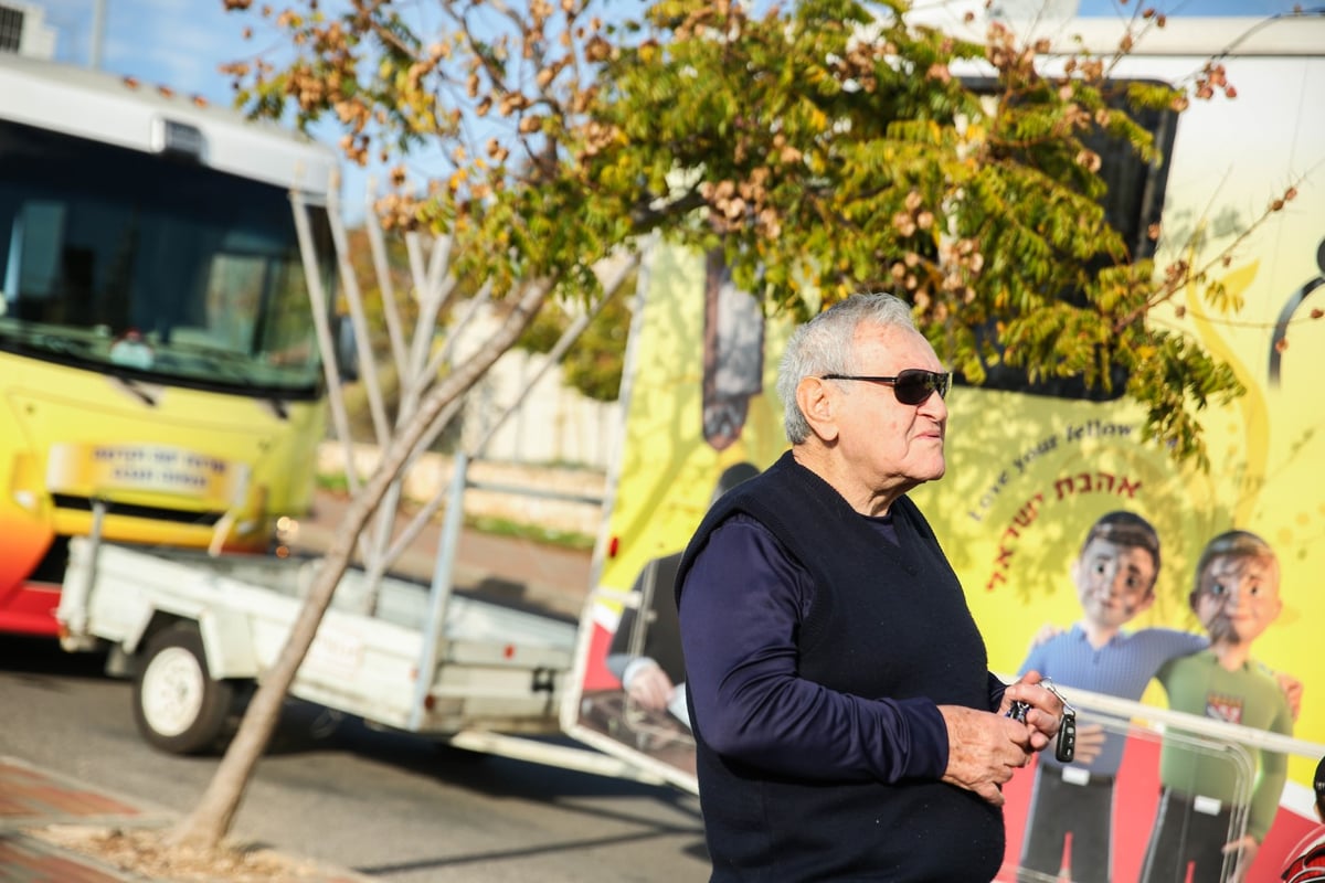 ה'טנקיסטים' הגיעו לכותל המערבי • תיעוד