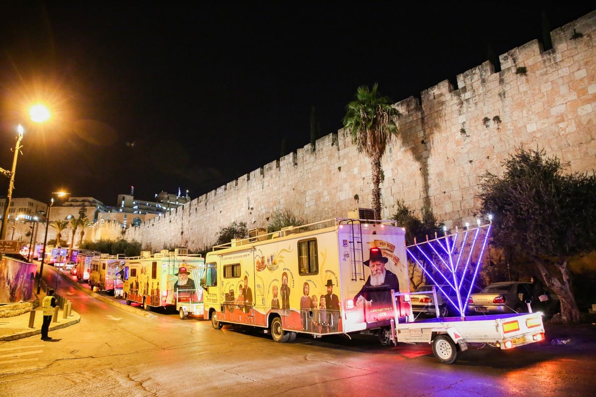 ה'טנקיסטים' הגיעו לכותל המערבי • תיעוד