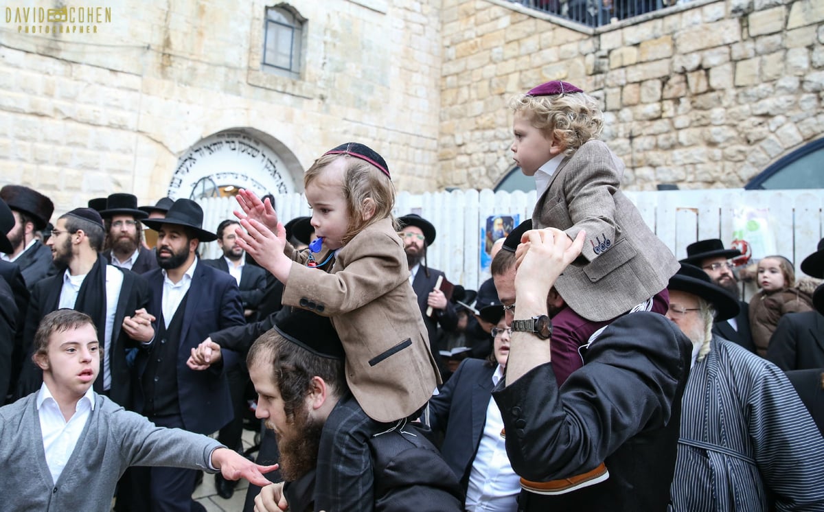 חגיגת 'זאת חנוכה' בציון הרשב"י במירון. צפו