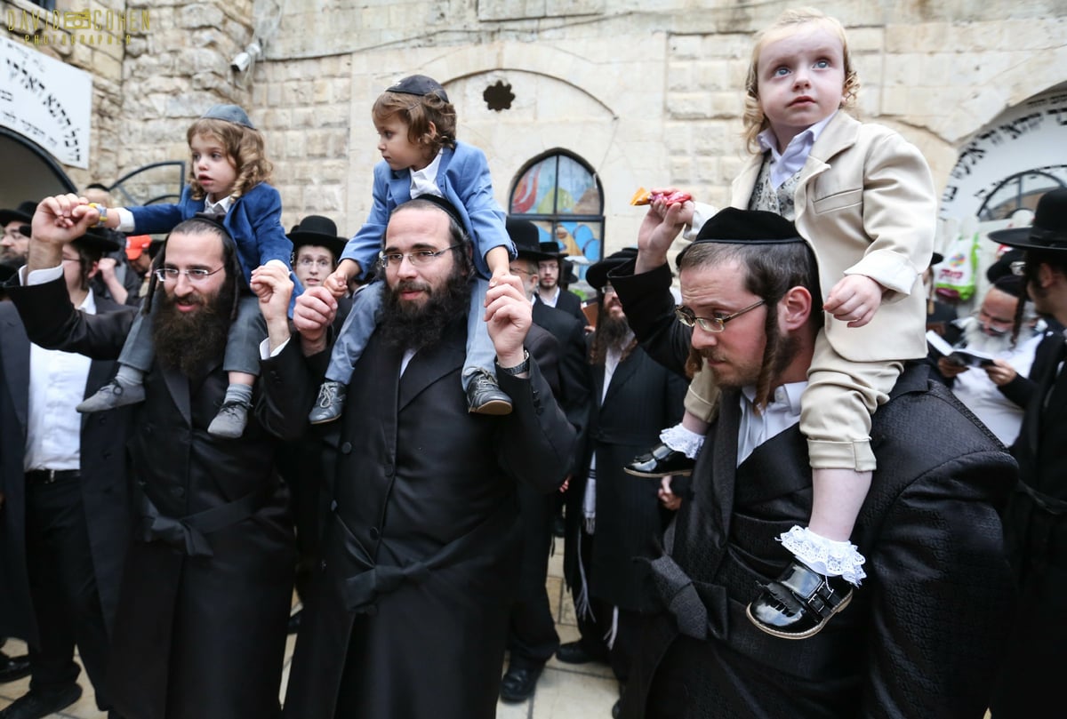 חגיגת 'זאת חנוכה' בציון הרשב"י במירון. צפו