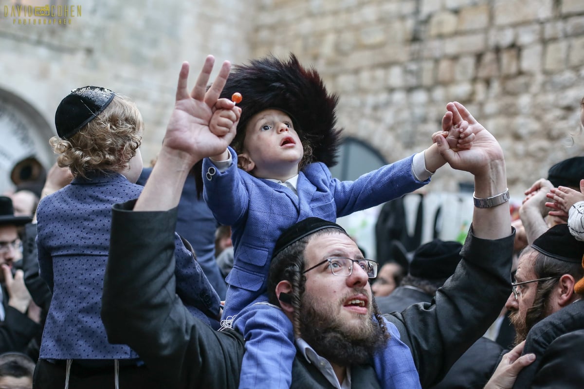 חגיגת 'זאת חנוכה' בציון הרשב"י במירון. צפו