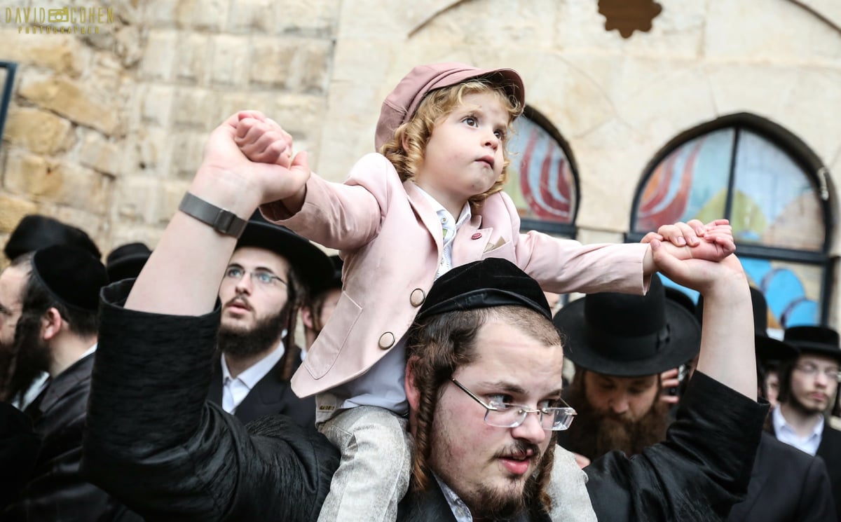 חגיגת 'זאת חנוכה' בציון הרשב"י במירון. צפו