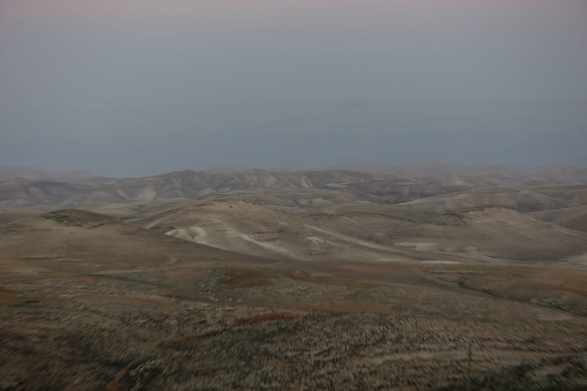 תיעוד מרהיב של הרי מדבר יהודה וים המלח