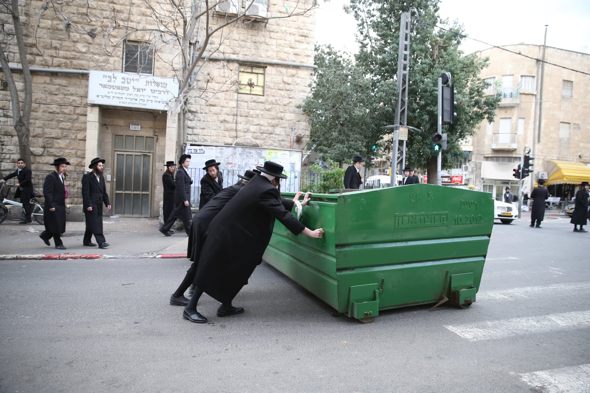 באמצע ההפגנות הגיעה הבשורה: גופת הפעוט לא תנותח