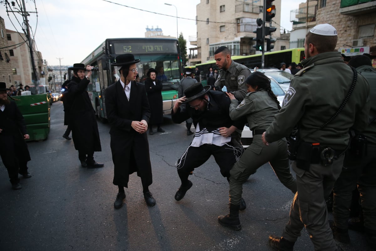 באמצע ההפגנות הגיעה הבשורה: גופת הפעוט לא תנותח