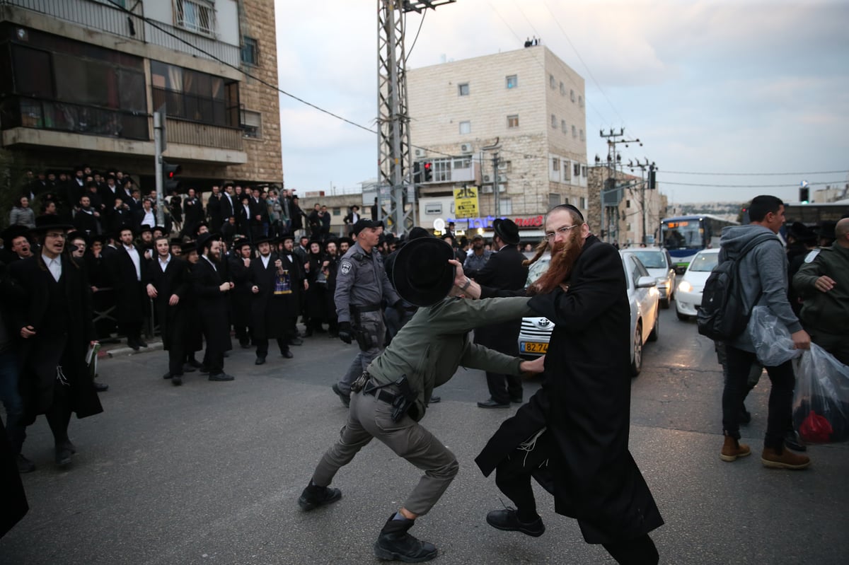 באמצע ההפגנות הגיעה הבשורה: גופת הפעוט לא תנותח