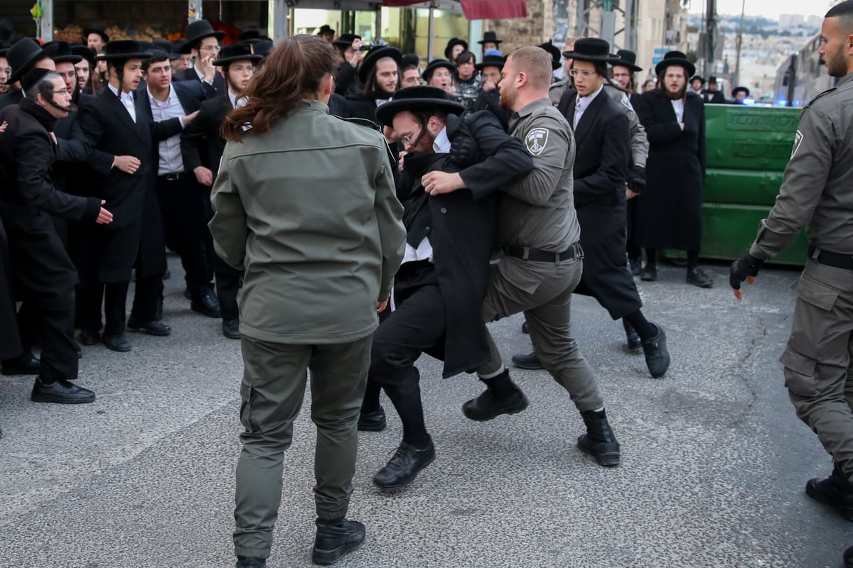 באמצע ההפגנות הגיעה הבשורה: גופת הפעוט לא תנותח