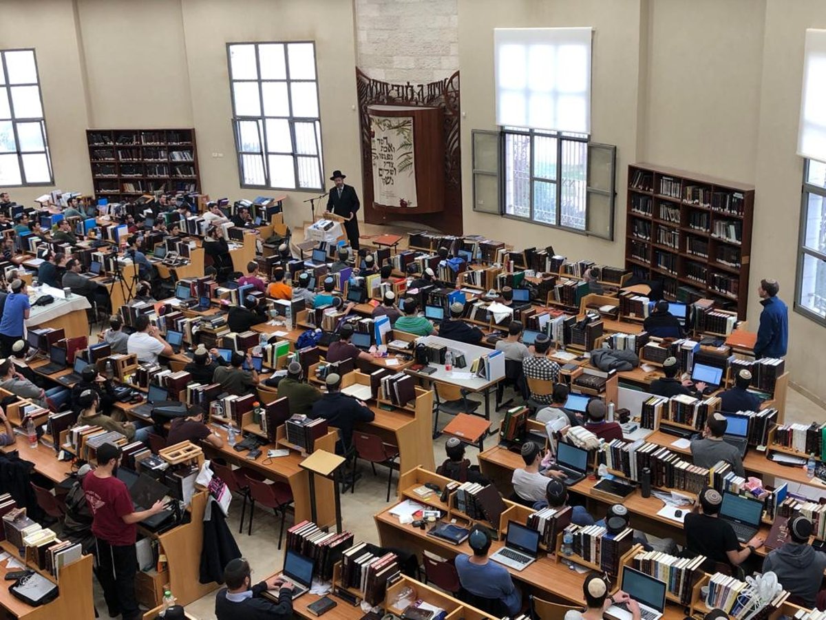 הגר"ד לאו ערך יום חיזוק בירוחם ובישובי הנגב