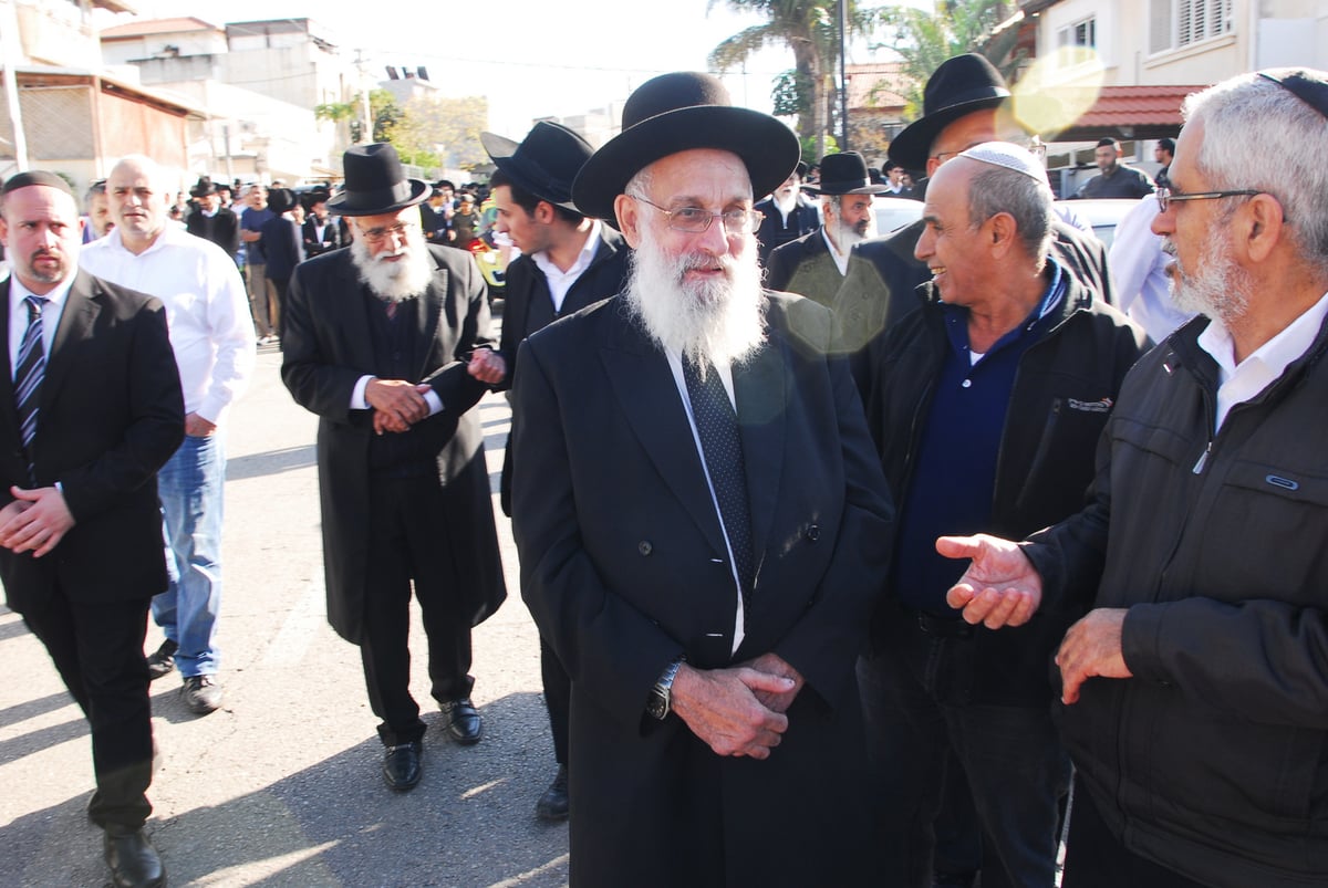 הלווית הגאון רבי עזריה בסיס זצ"ל. תיעוד