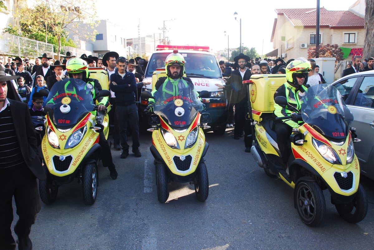 הלווית הגאון רבי עזריה בסיס זצ"ל. תיעוד