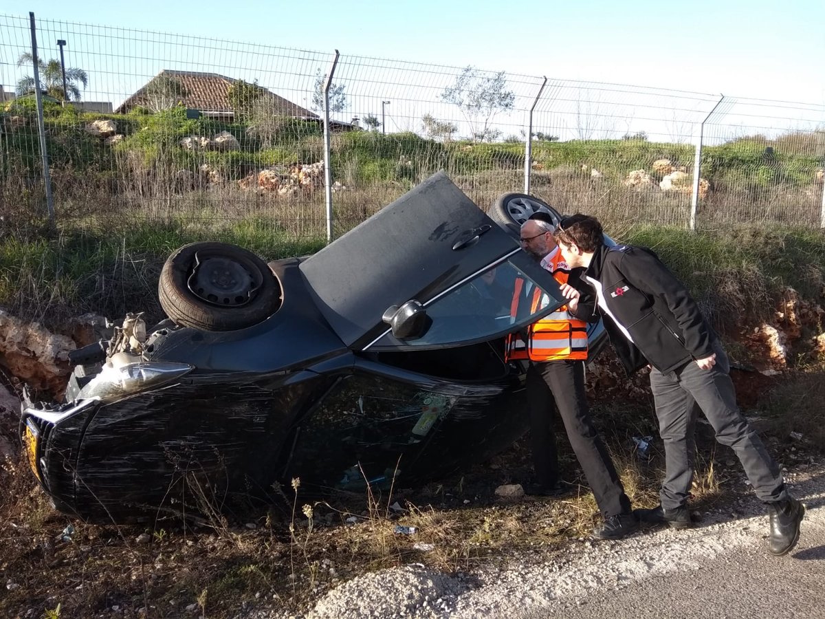 תושב ביתר עילית התהפך עם רכבו ונפצע קל