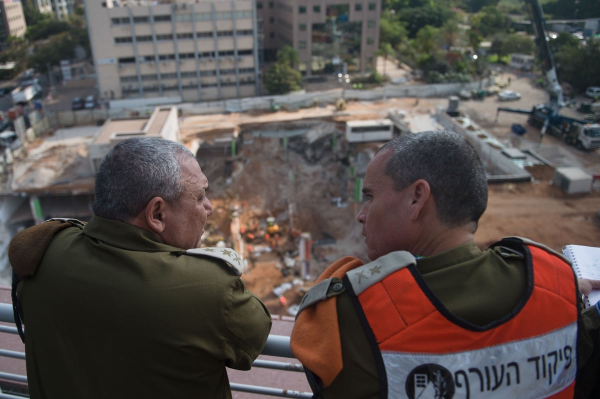 הרמטכ"ל בביקור בנפילת החניון ברמת החייל