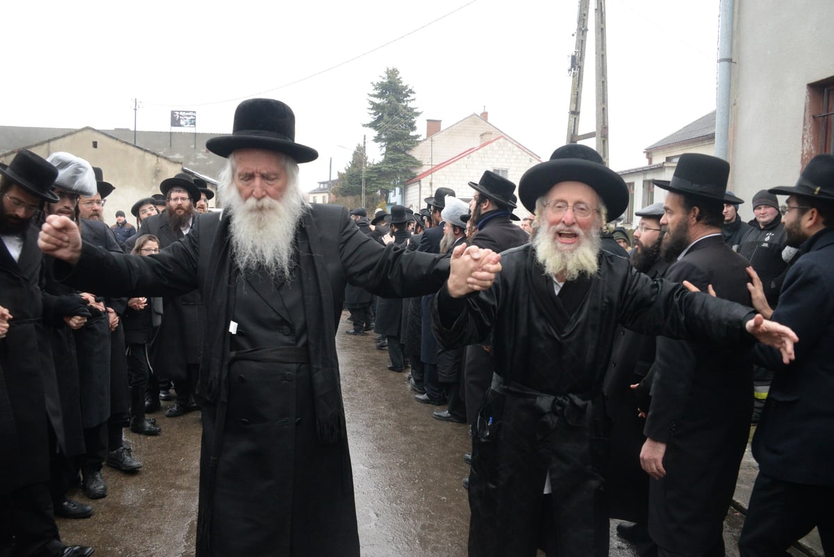 המסע המרגש של האדמו"ר והילד היתום