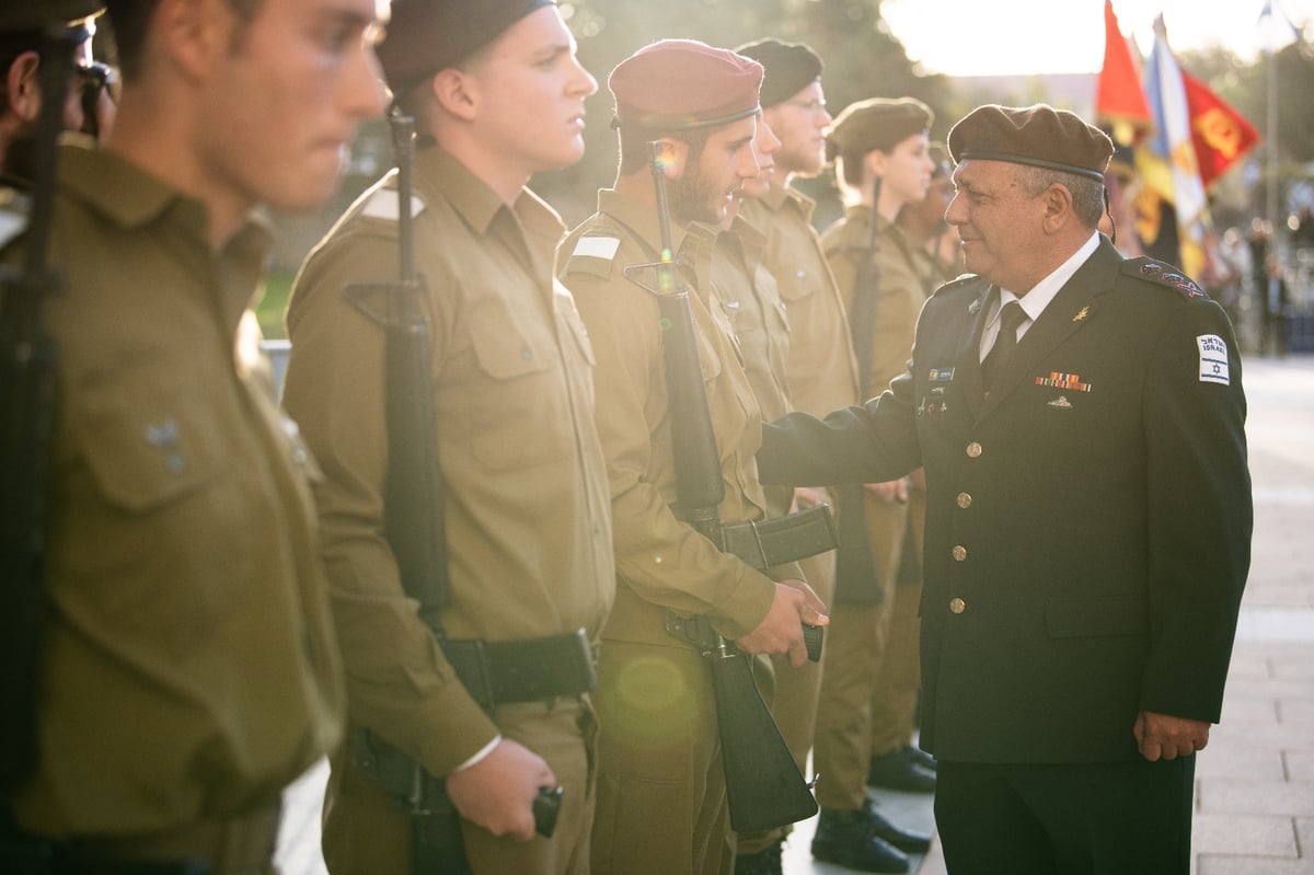 קבלת הפנים בקריה לרב-אלוף אביב כוכבי • צפו