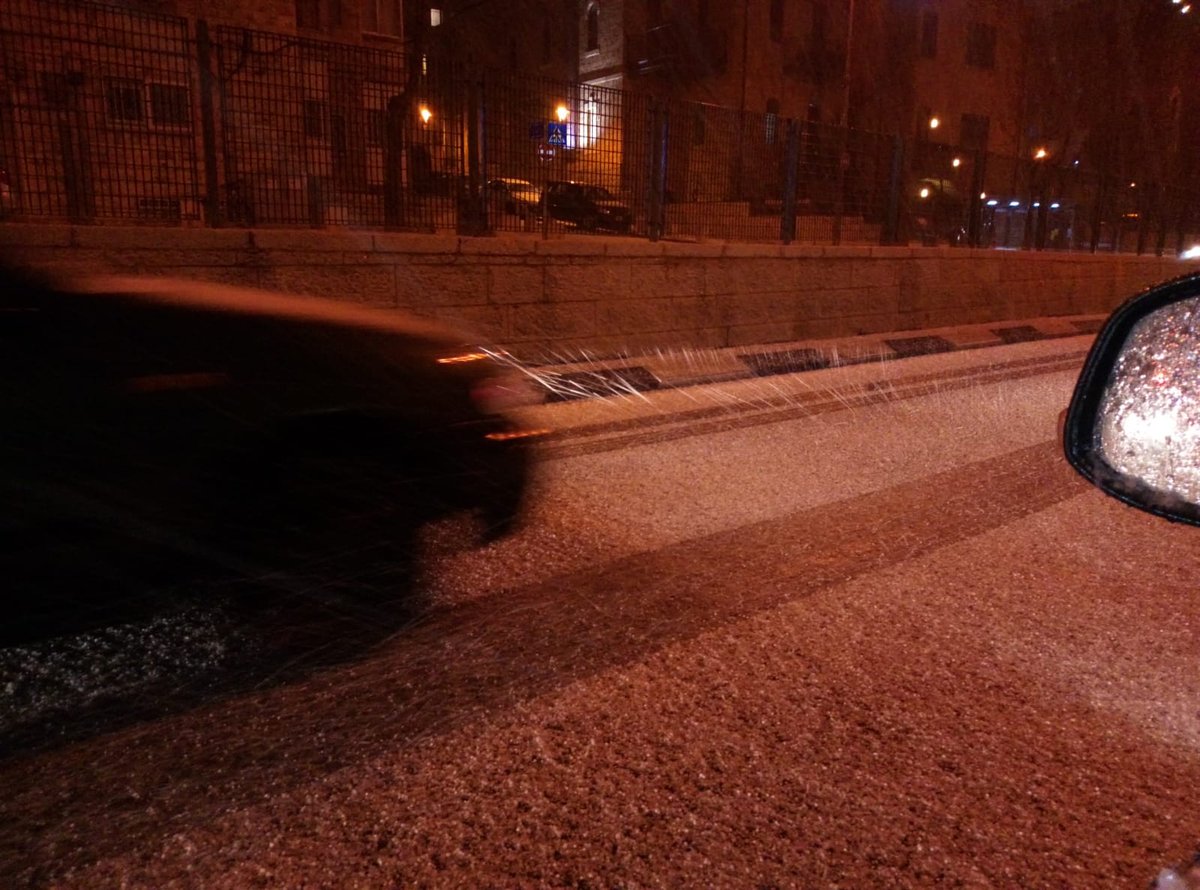 השלג כבר הגיע לירושלים - וחסם את הדרכים לביתר עילית