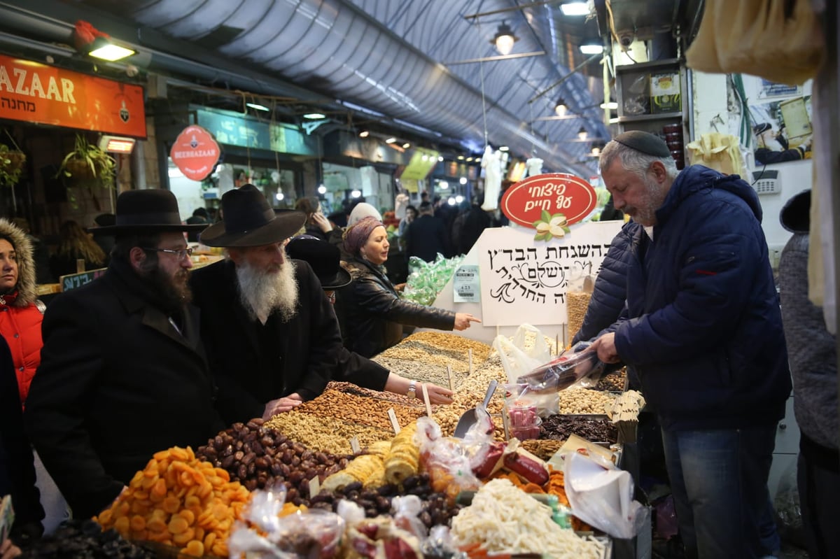 בערב שבת: עמך בית ישראל נערכים לט"ו בשבט