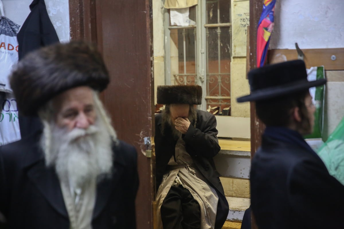 תיעוד: מאות בהלווית הגאון רבי ישעיה בלוי זצ"ל