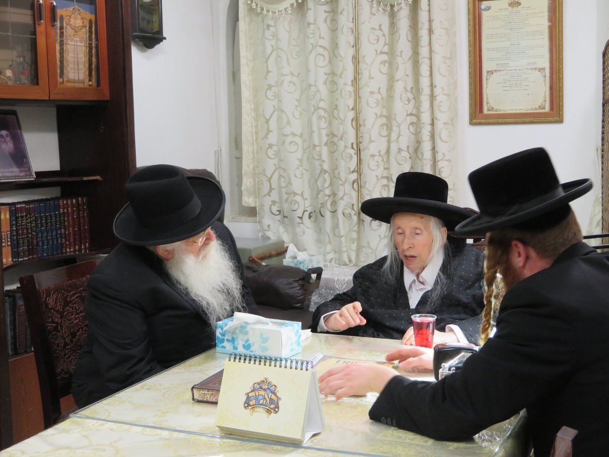 זקן האדמו"רים חרג ממנהגו: בזכות האחדות ננצח