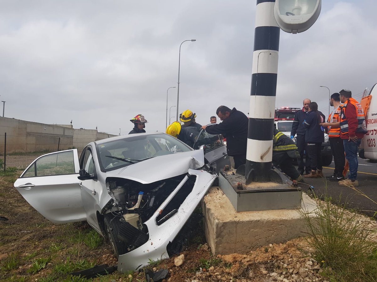 קשיש חרדי התנגש עם רכבו בעמוד ונהרג