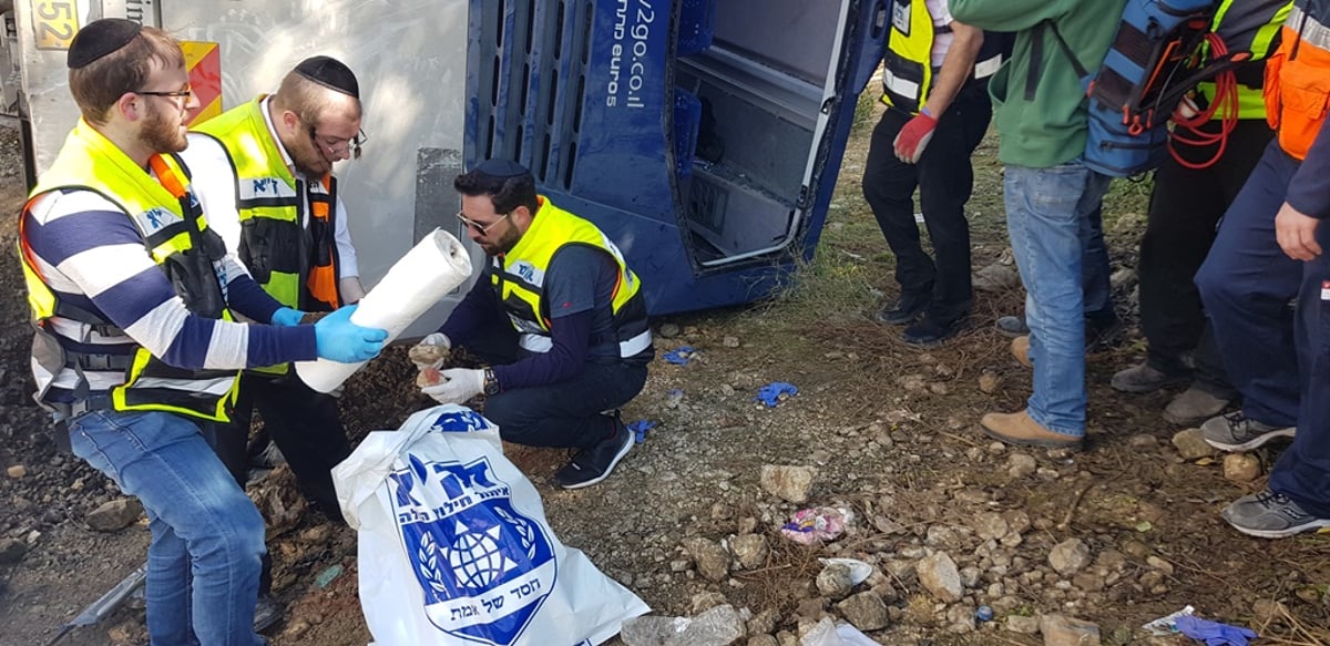 חומש, כובע ודם: תיעוד מתוך האוטובוס. צפו