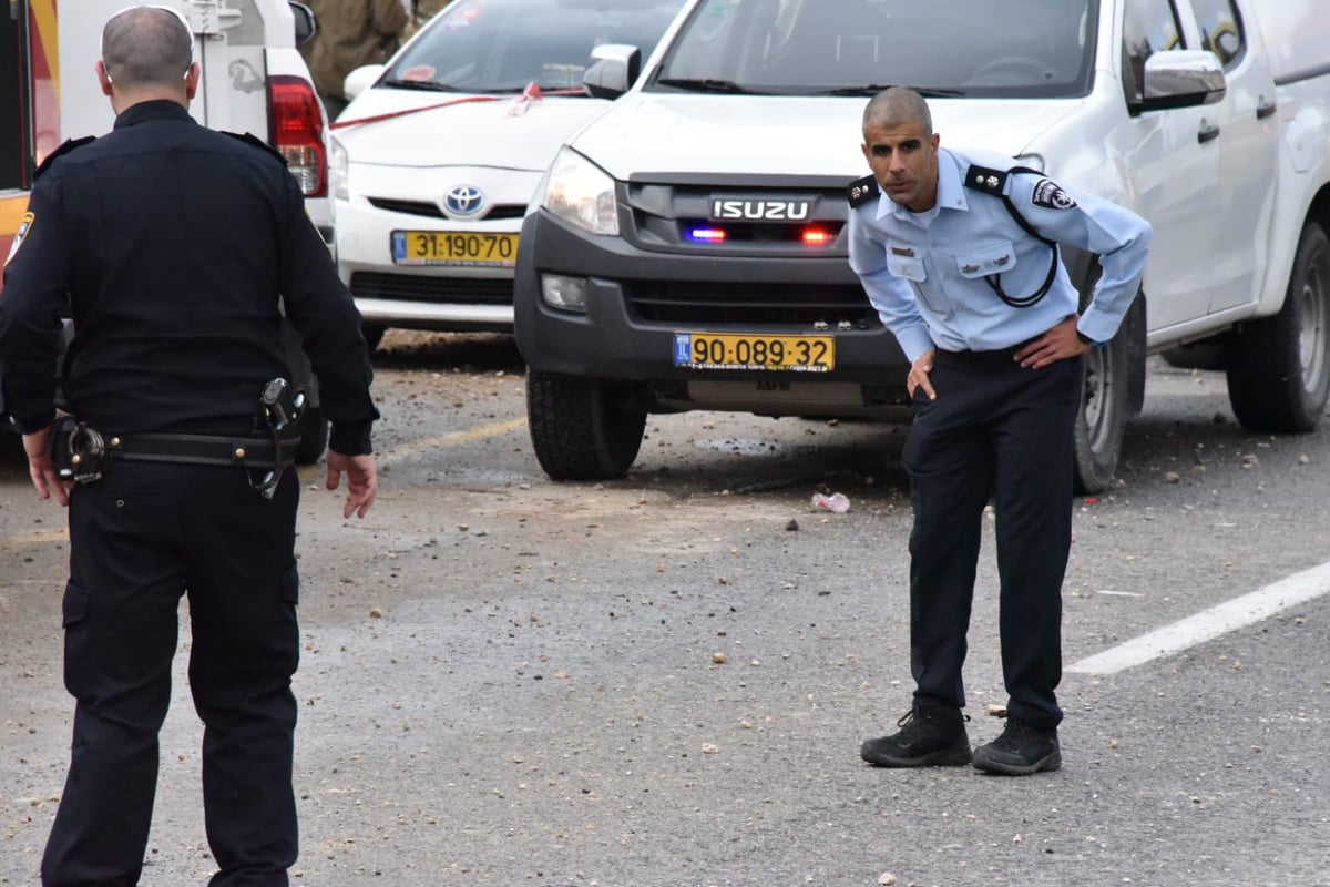 תאונה בנתיב הנגדי - ונהג רכב שעצר לסייע