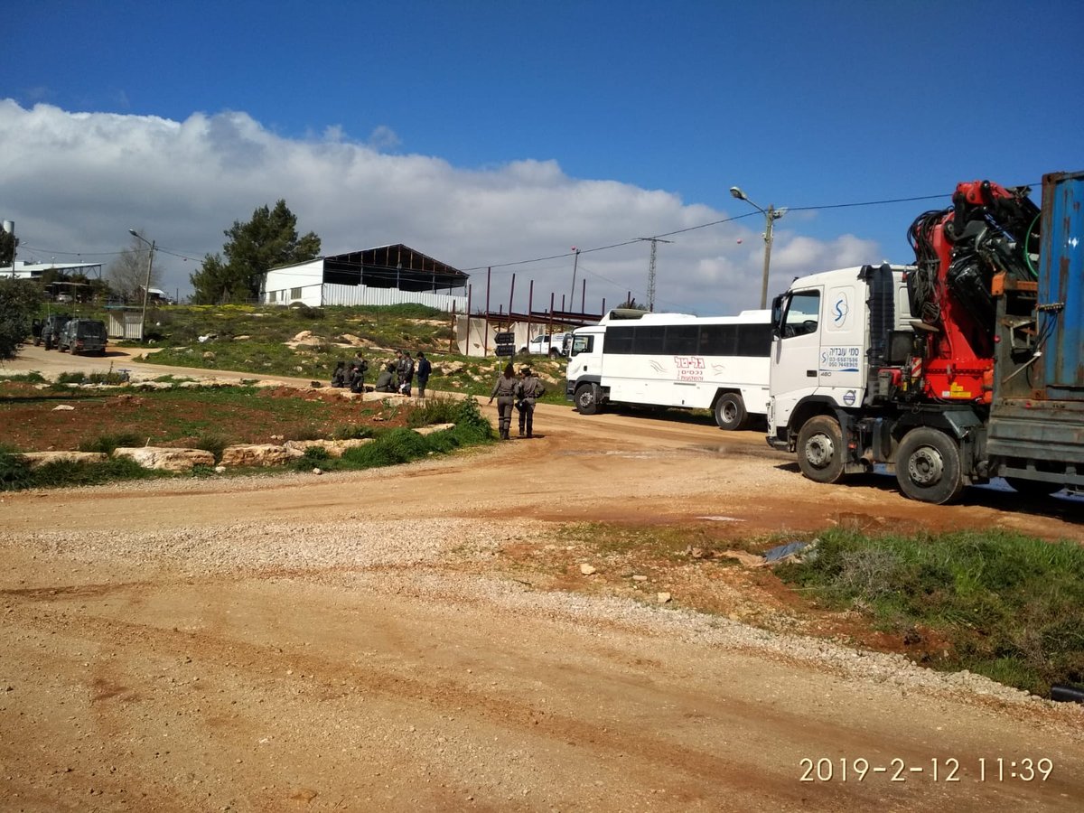 מבנים יבילים פונו בגבעות איתמר שבשומרון