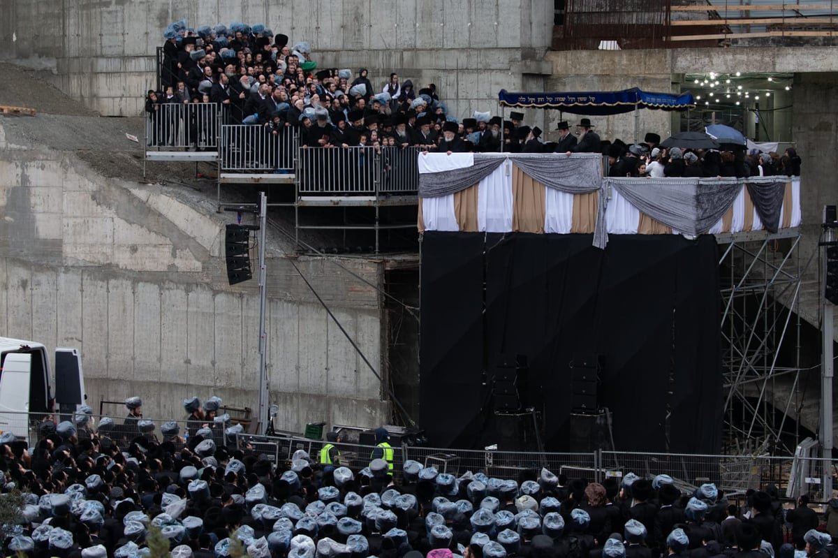 תיעוד: אלפי חסידי גור בחופת נכד האדמו"ר