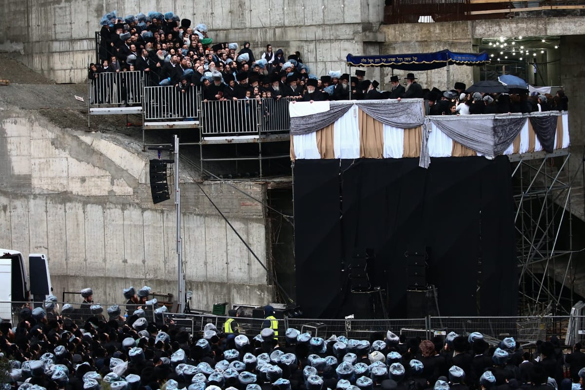 תיעוד: אלפי חסידי גור בחופת נכד האדמו"ר