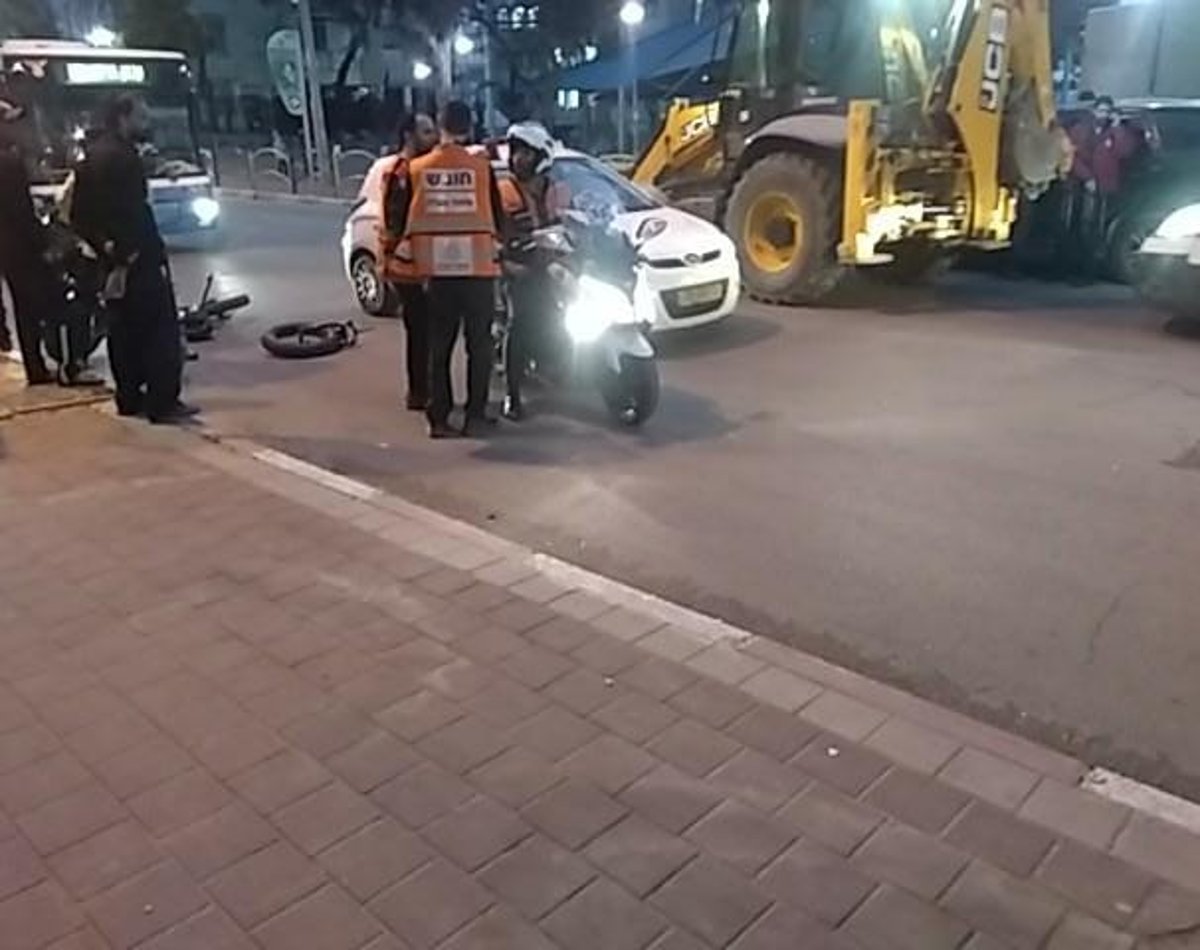 רוכב אופניים חשמליים נפצע קשה בתאונה