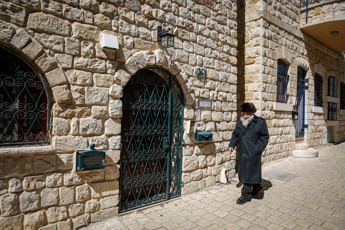 שישי, בעיר העתיקה בצפת: חיילים ונגנים