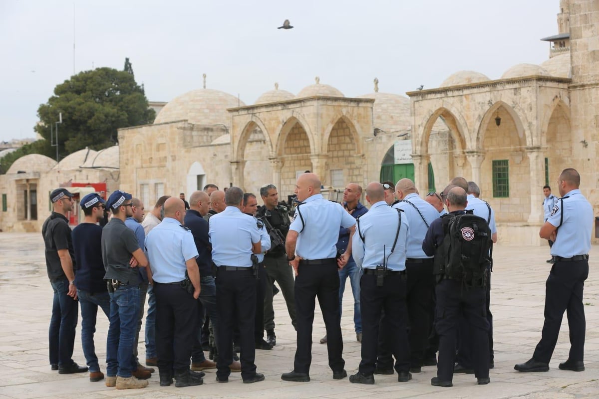 הר הבית: 10 חשודים נעצרו; החמאס קורא להתנגדות