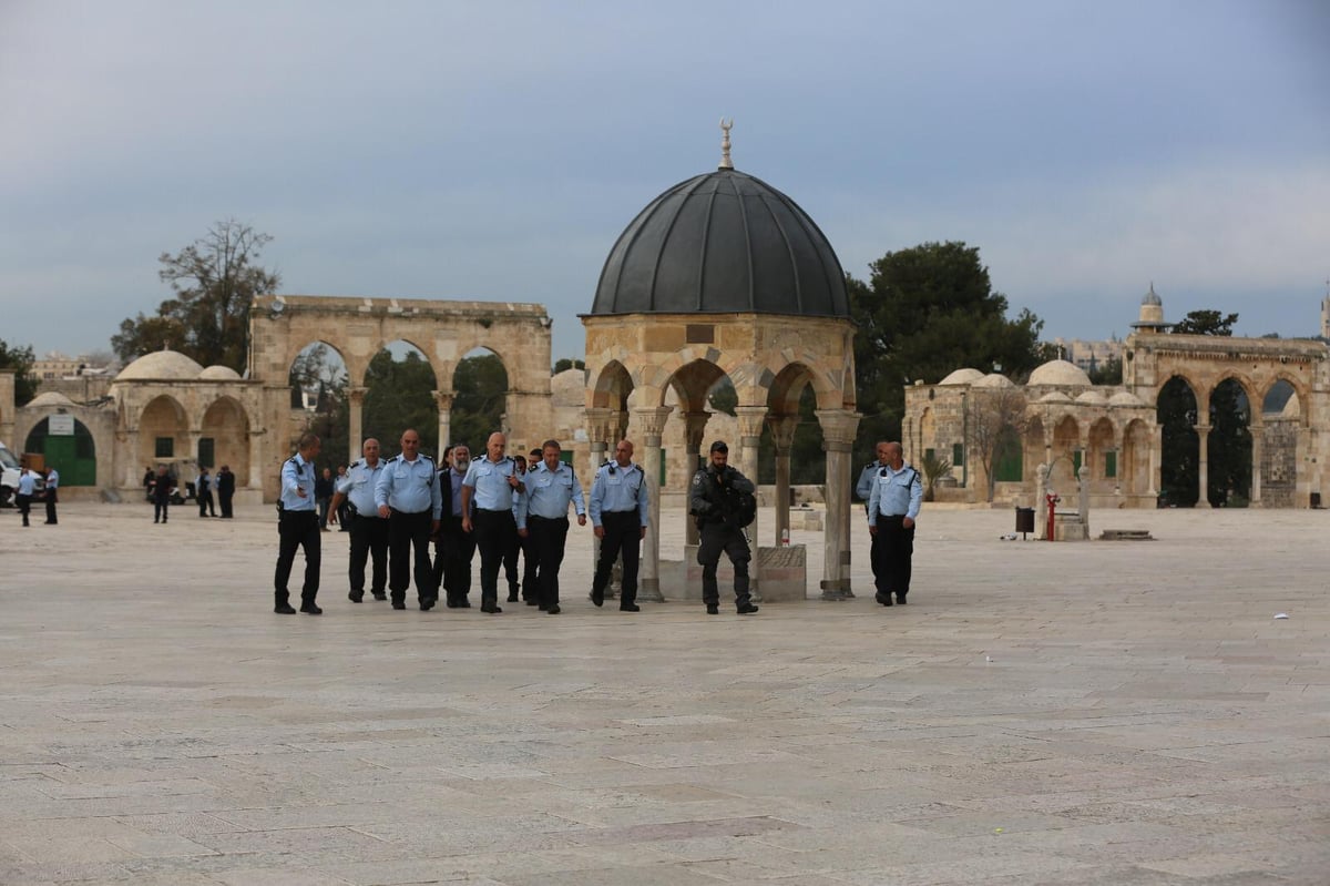 הר הבית: 10 חשודים נעצרו; החמאס קורא להתנגדות