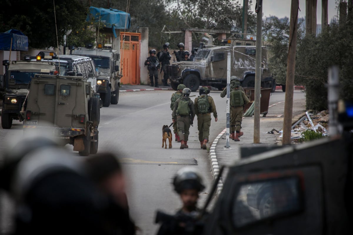 החיילים הגיבו בירי לעבר המחבל • תיעוד הסריקות בכפרים