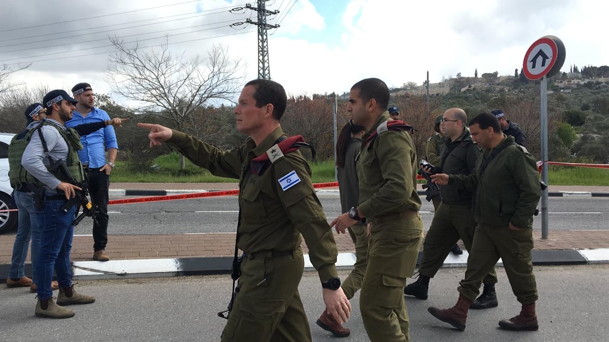 פיגוע משולב: הרוג ו-2 פצועים במצב קשה; המחבל נמלט