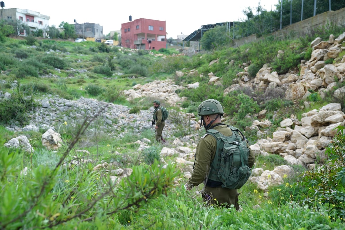 לוחמי צה"ל במרדף אחר המחבל