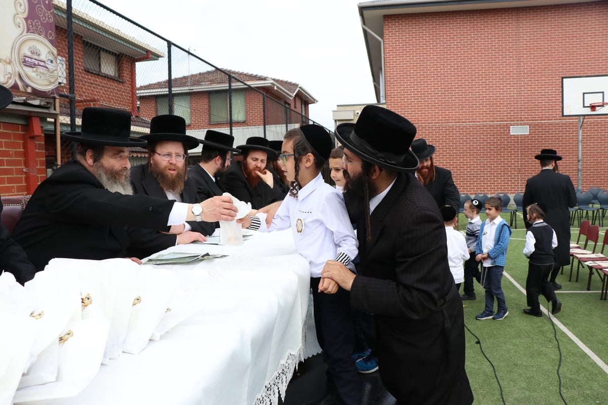 הגר"ש קאהן הוכתר, והקהילה חגגה • גלריה