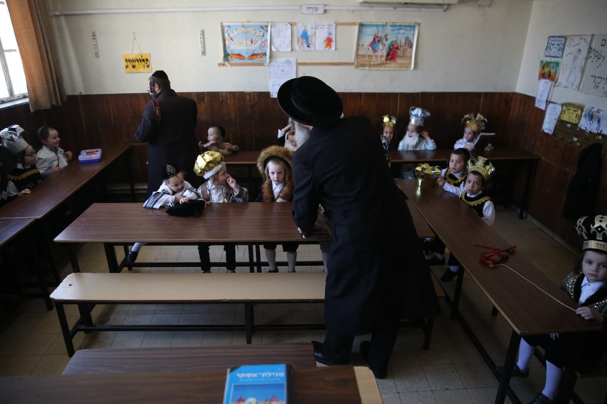 ילדי החיידרים התחפשו לכבוד פורים • גלריה