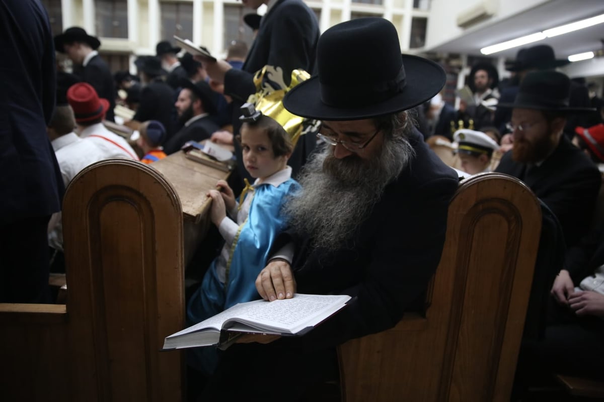 שר התורה קרא את מגילת אסתר • גלריה