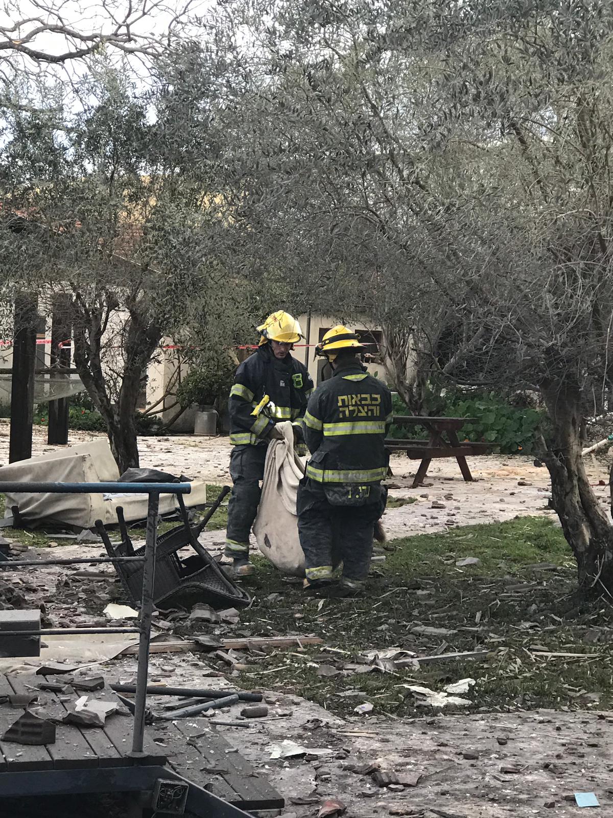 תיעוד: ההרס הרב בתוך הבית שספג פגיעת רקטה