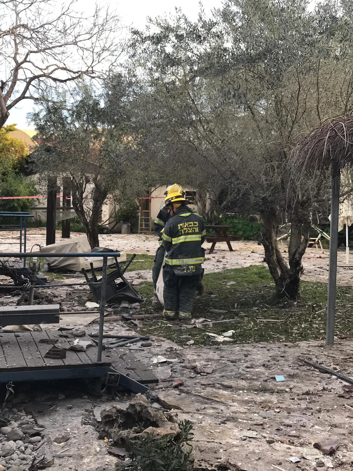 תיעוד: ההרס הרב בתוך הבית שספג פגיעת רקטה