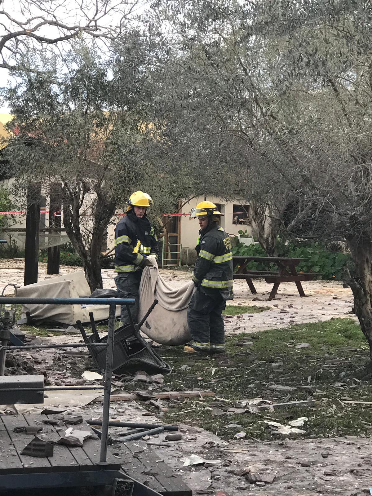 תיעוד: ההרס הרב בתוך הבית שספג פגיעת רקטה