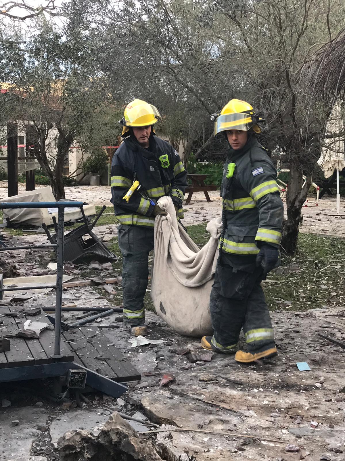 תיעוד: ההרס הרב בתוך הבית שספג פגיעת רקטה