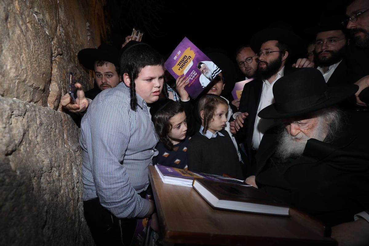 שה"ת בתפילת היתומים • תמונות נדירות