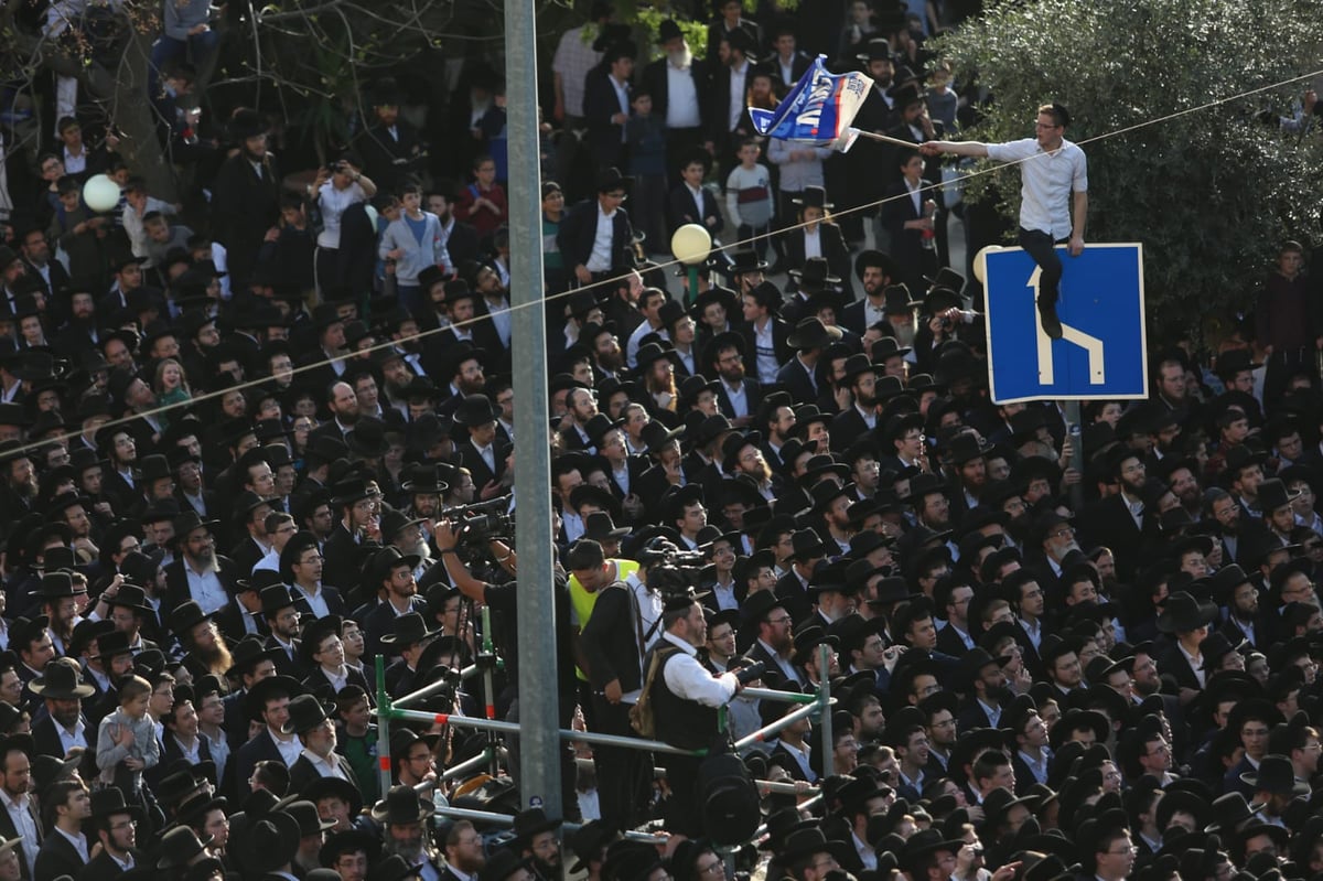 שידור חוזר: האדמו"ר מגור ומרן שר התורה על במה אחת • צפו